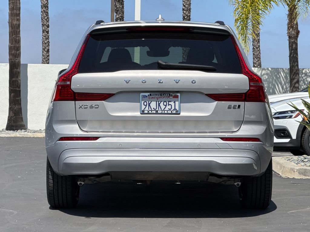 Certified 2023 Volvo XC60 B5 Core w/ Climate Package AWD/4WD image 4