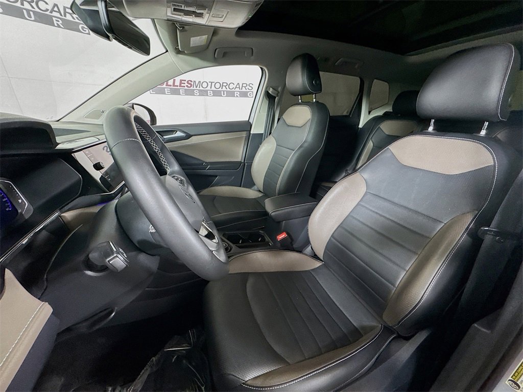 Used 2022 Volkswagen Taos SEL image 21