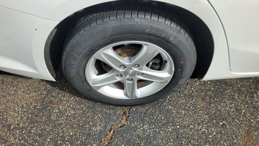 Used 2019 Chevrolet Malibu LS image 13