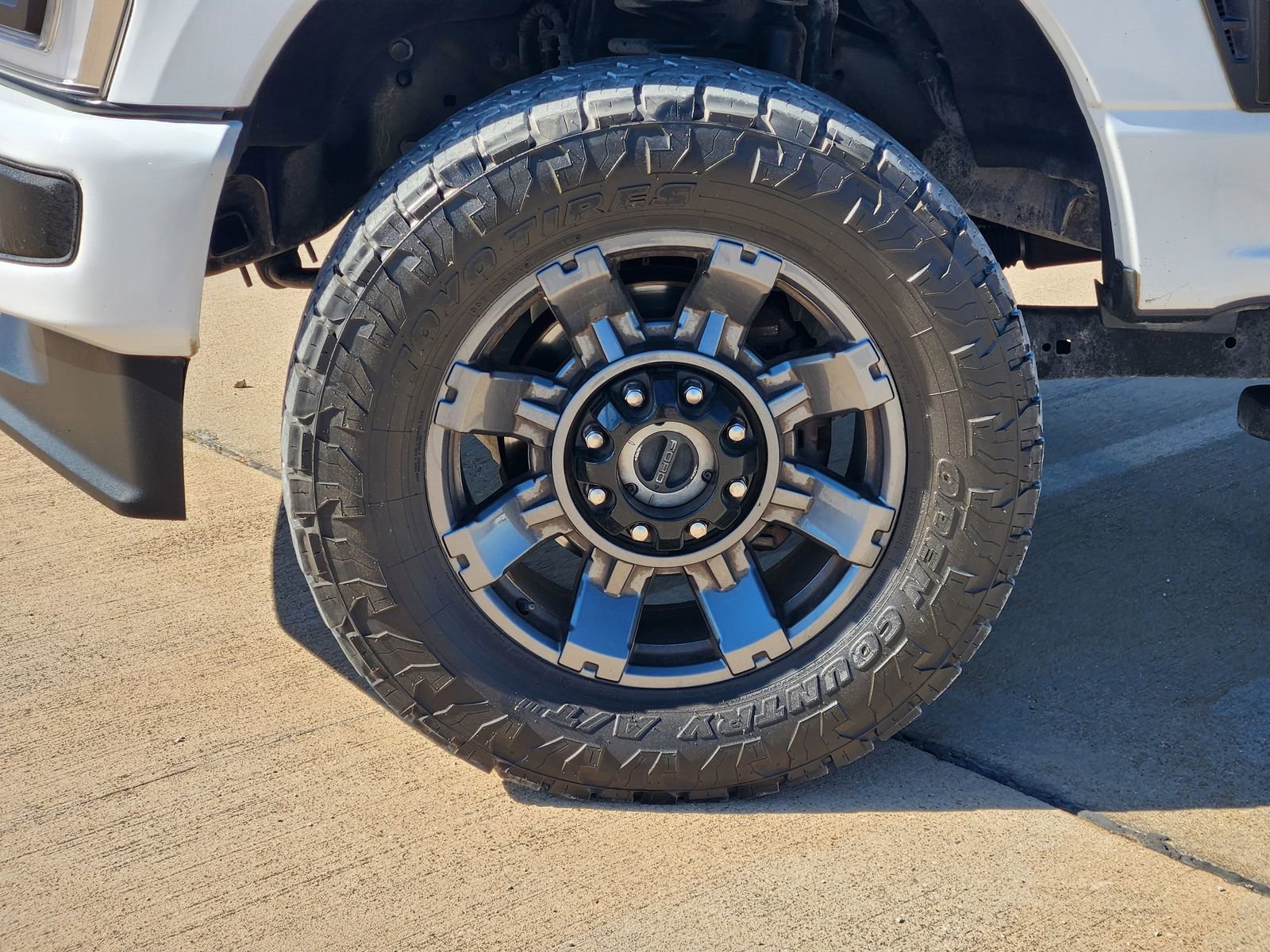 Used 2024 Ford F250 Lariat w/ Sport Appearance Package image 11