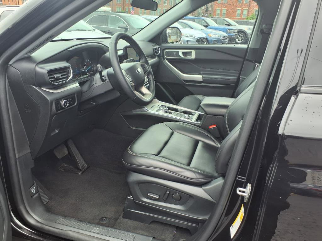 Used 2023 Ford Explorer XLT w/ Equipment Group 202A image 12