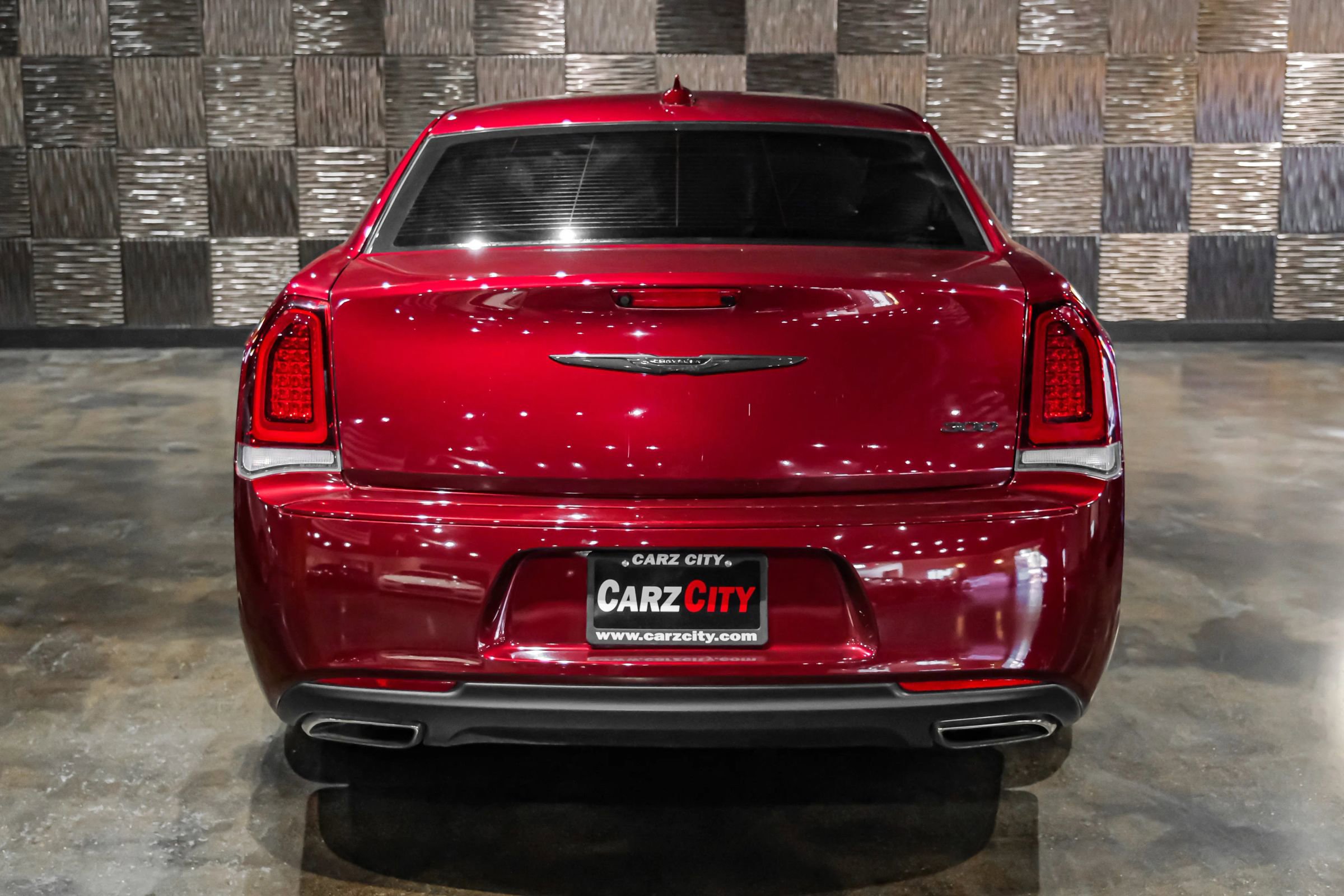 Used 2020 Chrysler 300 Touring L w/ Quick Order Package 2EF image 8