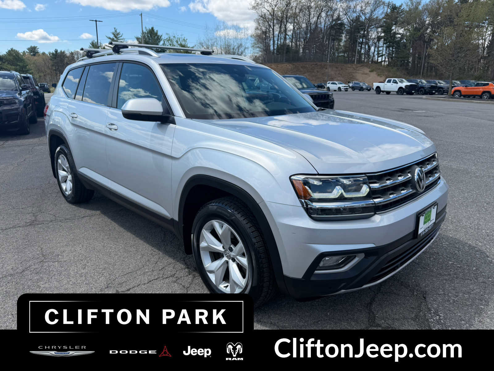 Used 2018 Volkswagen Atlas SEL AWD/4WD image 3