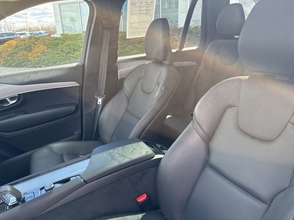 Certified 2025 Volvo XC90 B5 Core image 17
