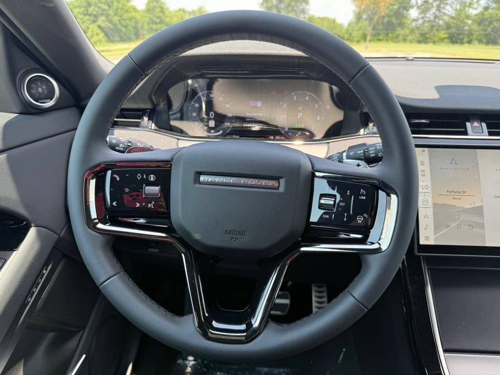 Used 2026 Land Rover Range Rover Evoque Dynamic SE AWD/4WD image 20
