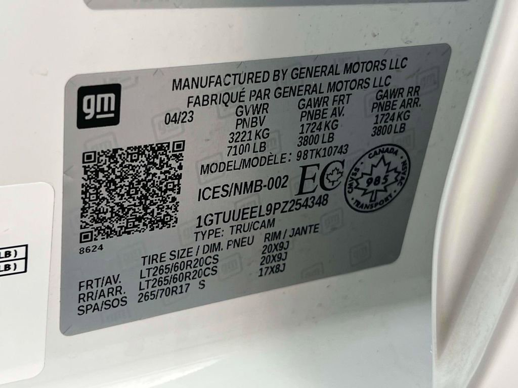 Used 2023 GMC Sierra 1500 AT4 w/ Technology Package AWD/4WD image 23