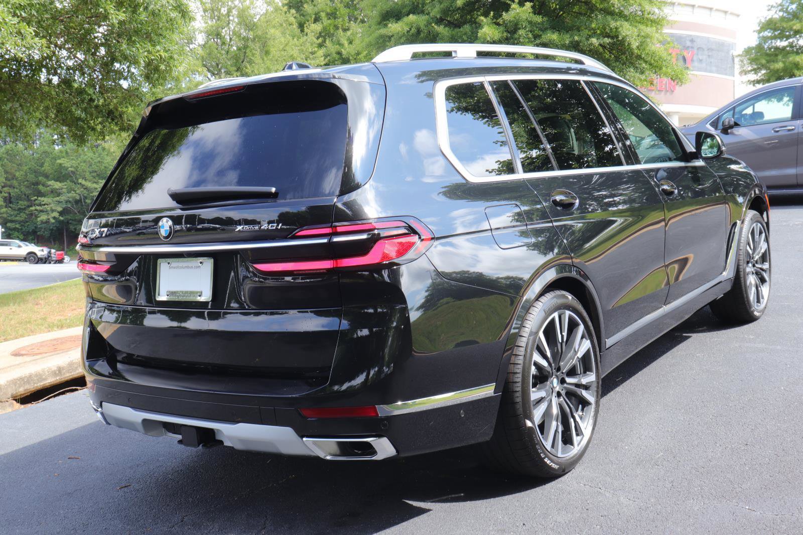 New 2026 BMW X7 xDrive40i w/ Premium Package image 7