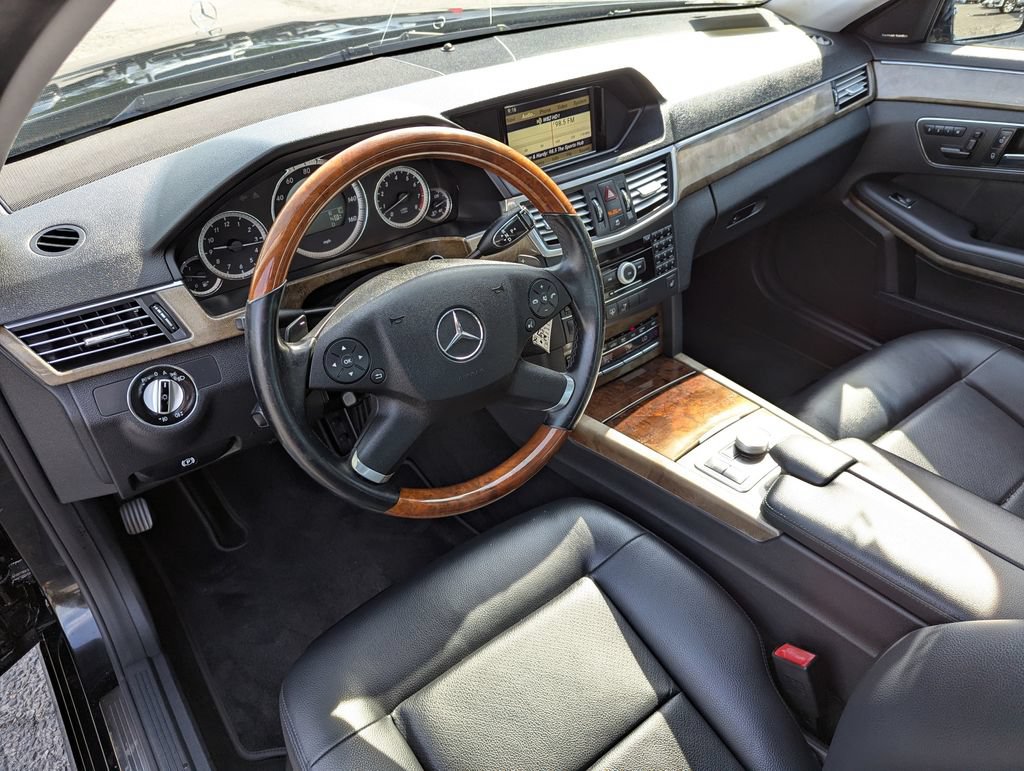 Used 2010 Mercedes-Benz E 350 4MATIC Sedan image 14
