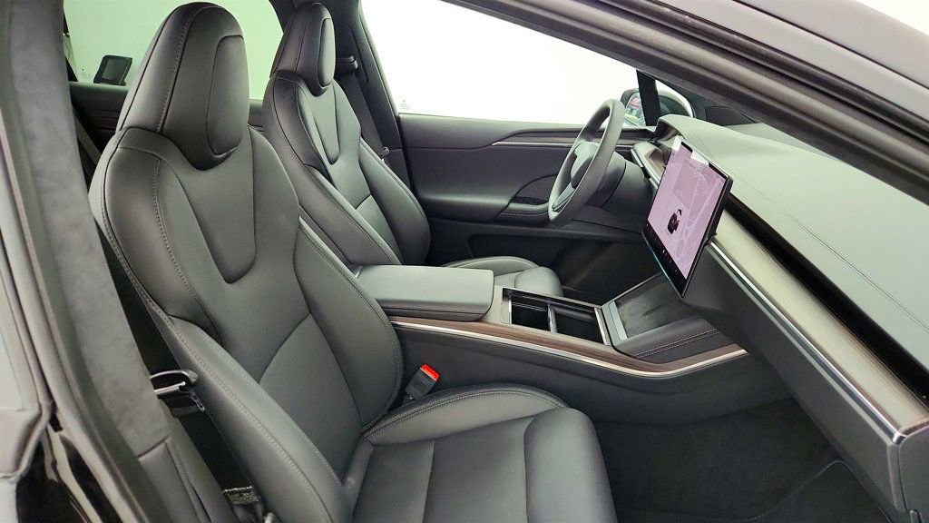Used 2024 Tesla Model X image 28