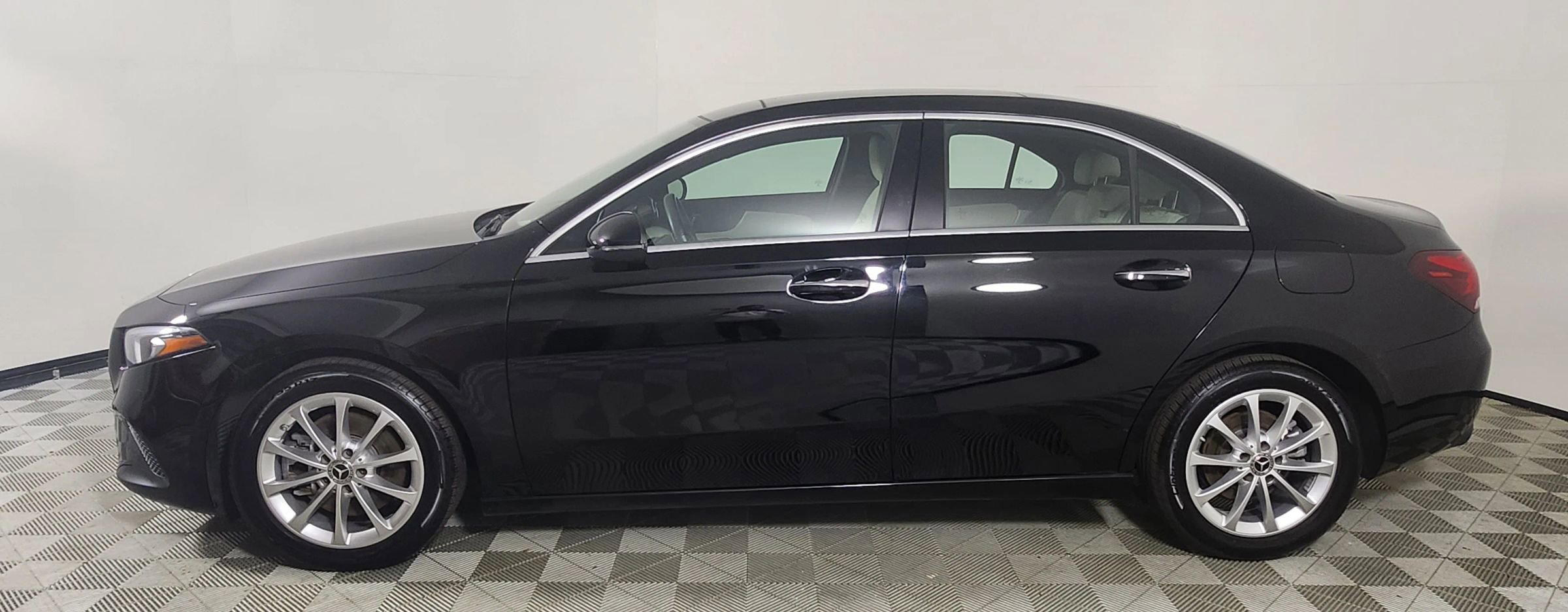 Used 2019 Mercedes-Benz A 220 image 5