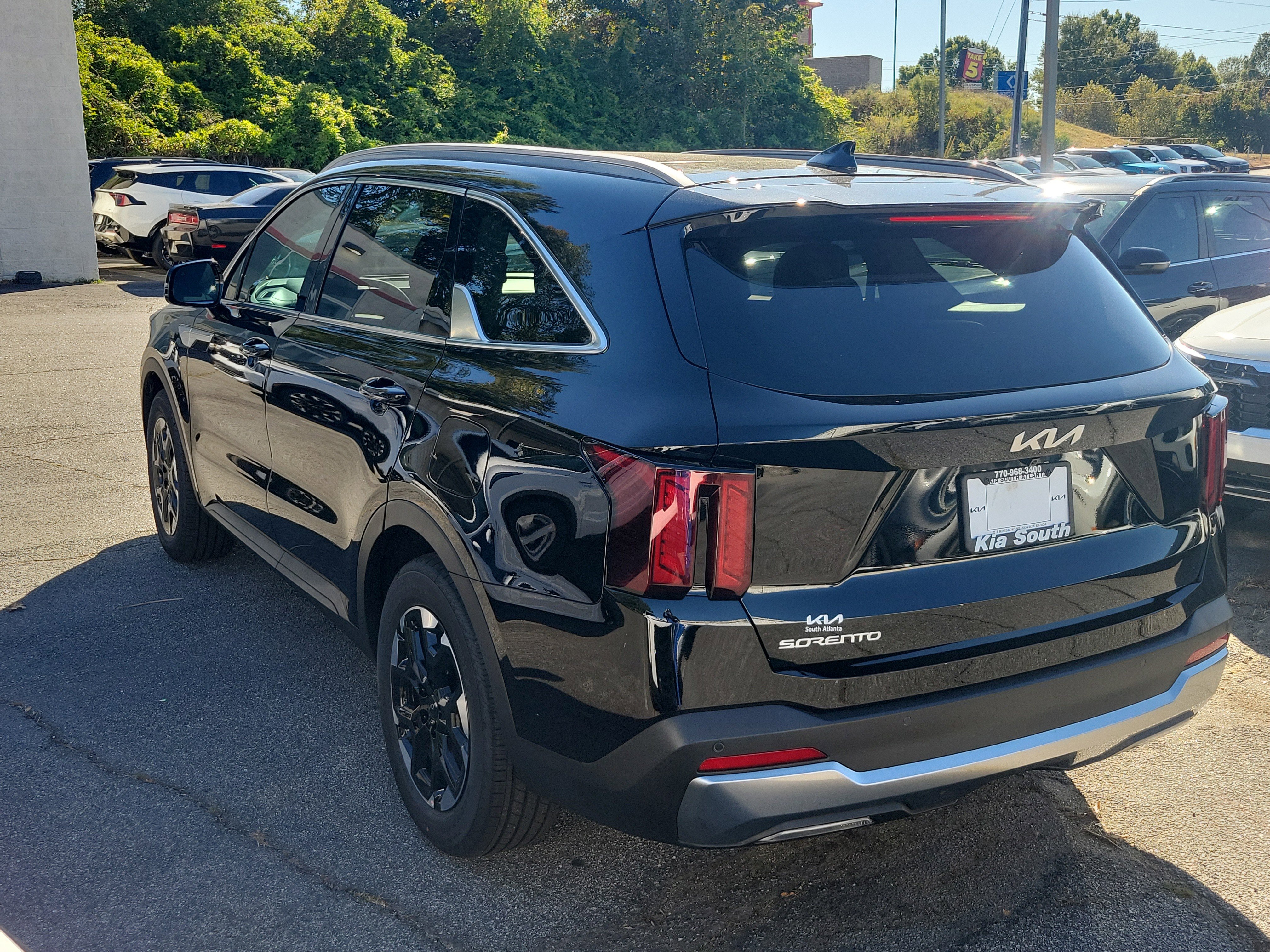 New 2026 Kia Sorento S w/ S Panoramic Sunroof Package image 4