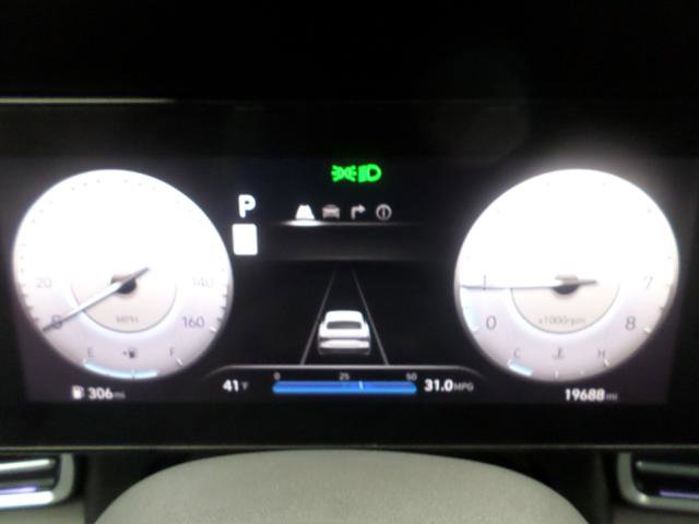 Used 2024 Hyundai Elantra SEL image 10