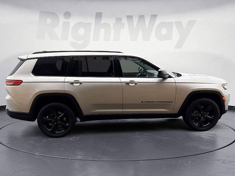 Used 2023 Jeep Grand Cherokee L Laredo image 6