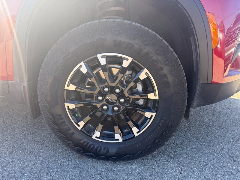 Used 2026 Chevrolet Traverse Z71 w/ LPO, Floor Liner Package AWD/4WD image 14
