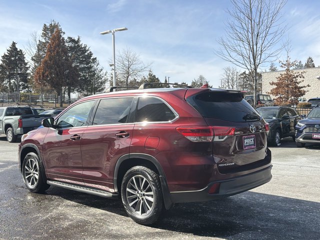 Used 2017 Toyota Highlander XLE image 7