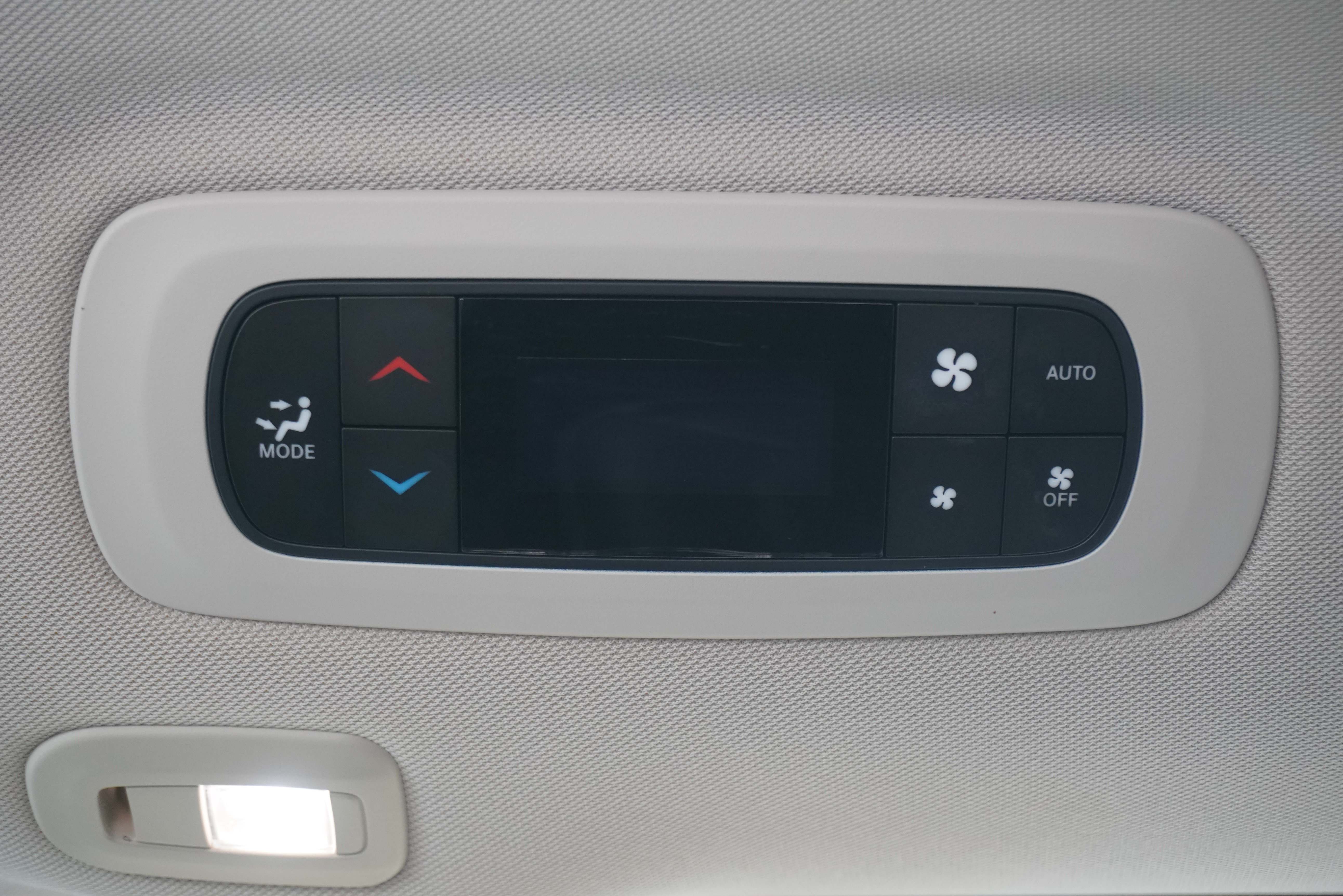 Used 2018 Chrysler Pacifica Limited FWD image 12