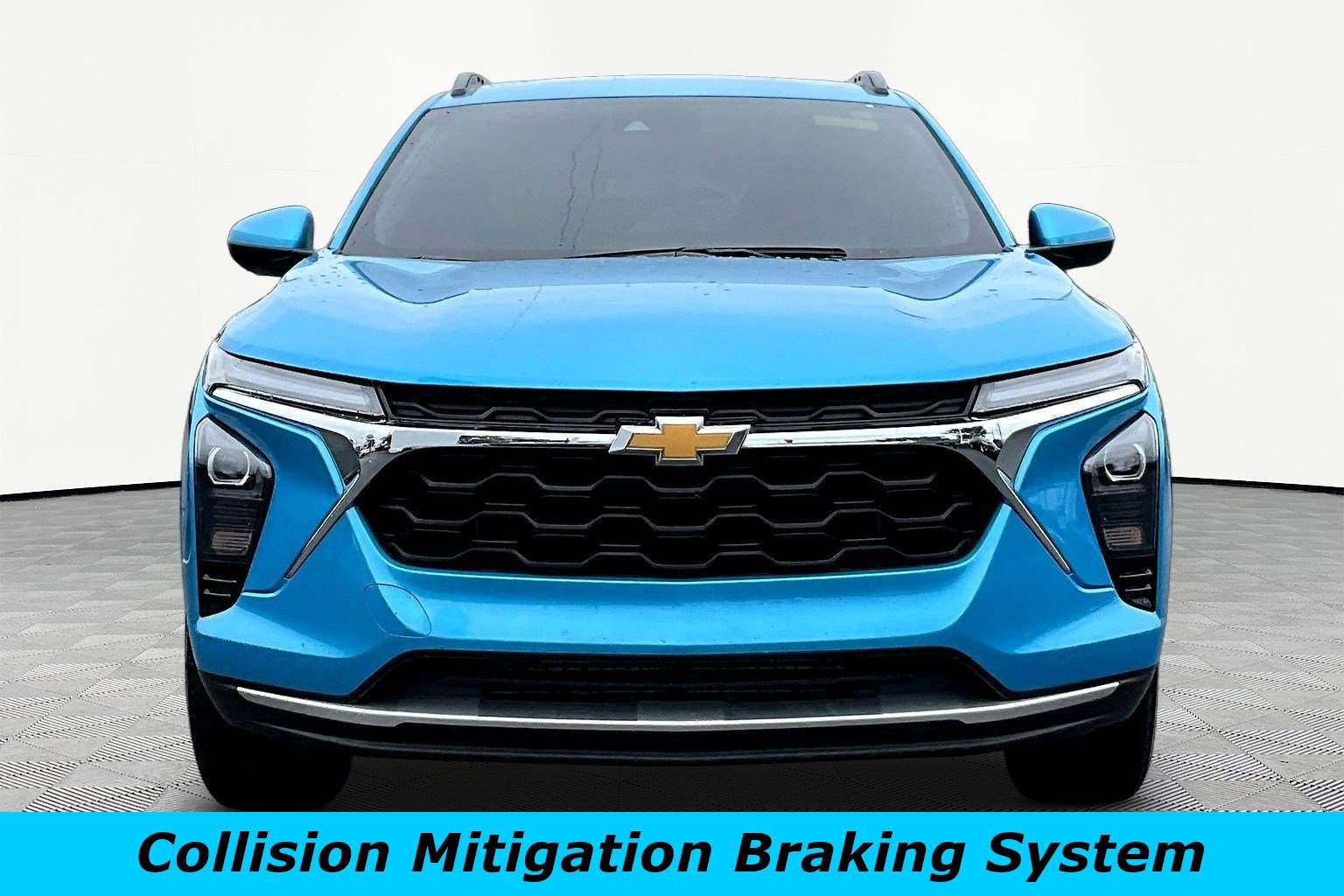 Used 2025 Chevrolet Trax LT w/ Driver Confidence Package FWD image 2