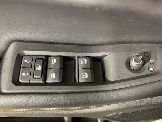 Used 2023 Jeep Grand Cherokee Limited image 30