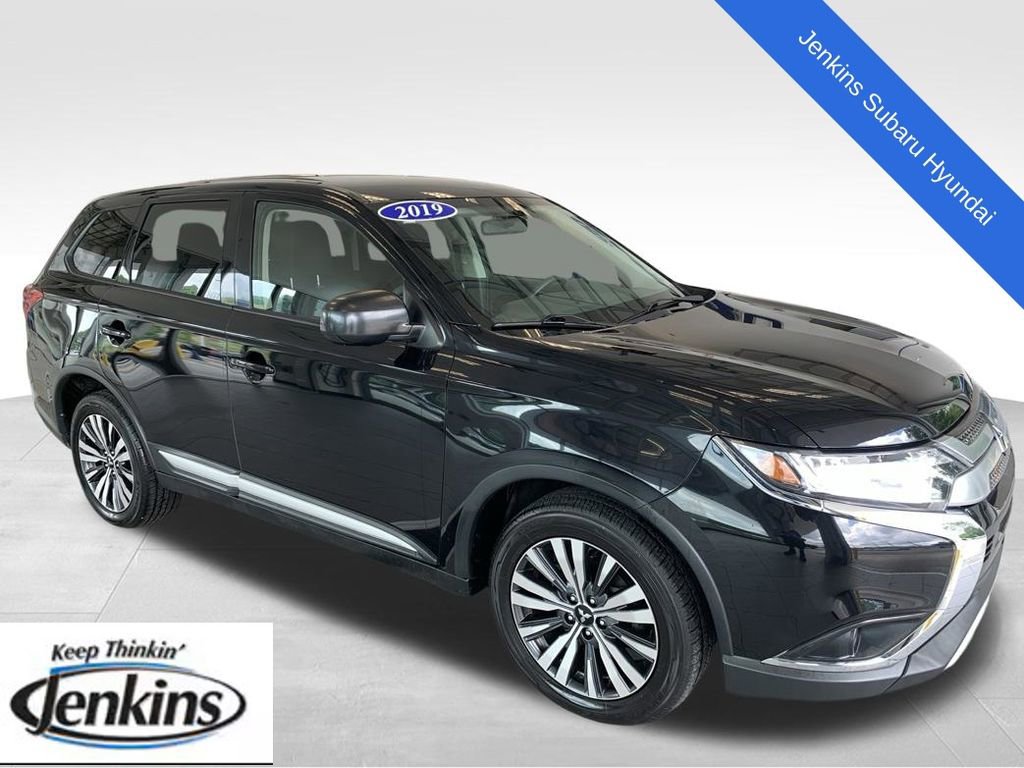 Used 2019 Mitsubishi Outlander ES AWD/4WD image 1