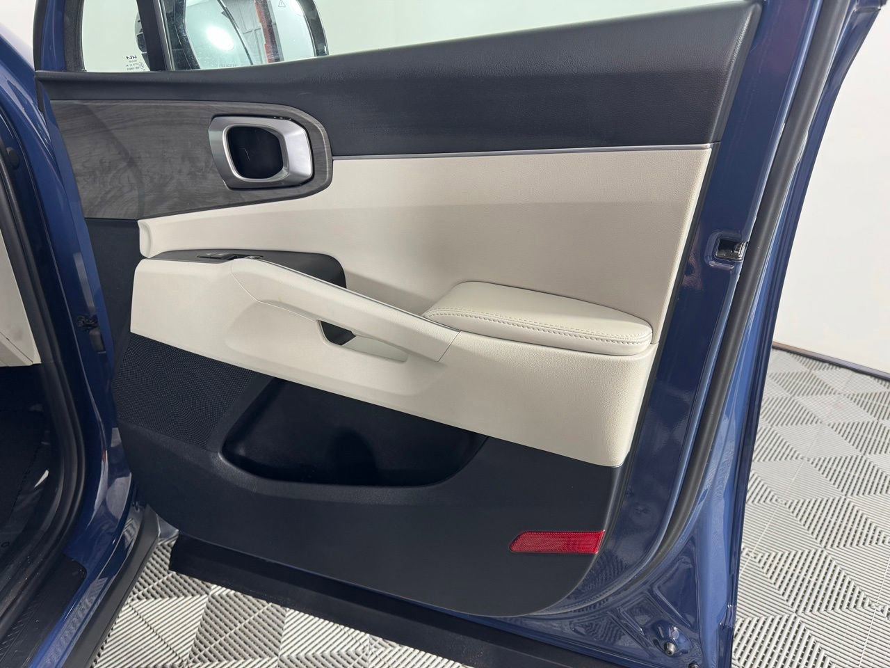 Used 2025 Kia Sorento X-Line EX image 33