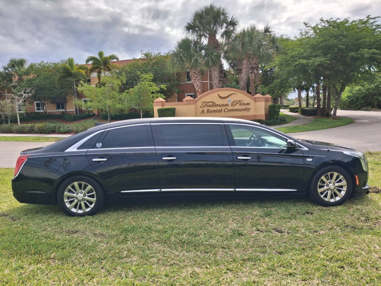 Used 2018 Cadillac XTS FWD image 5