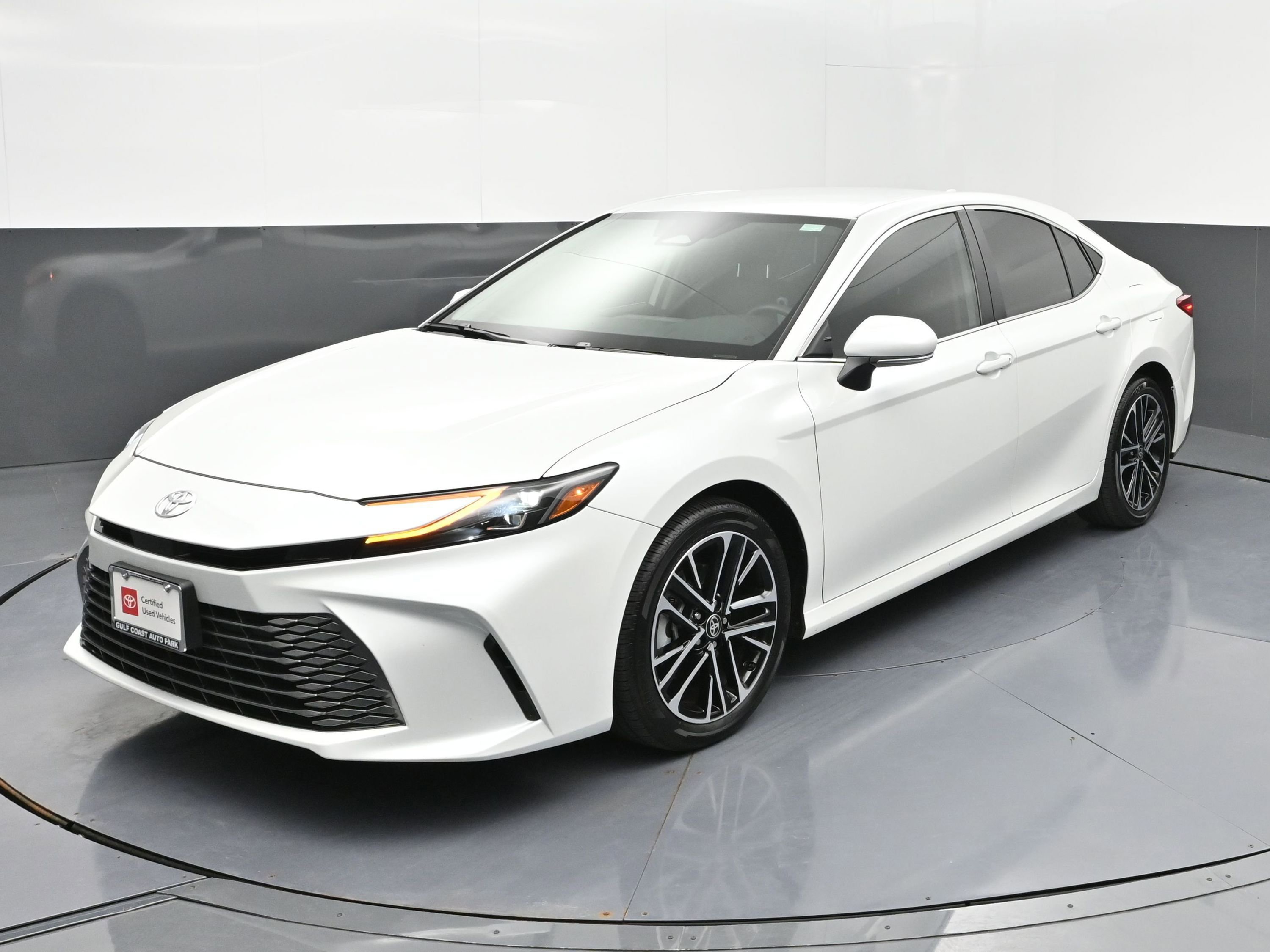 Certified 2025 Toyota Camry XLE image 1