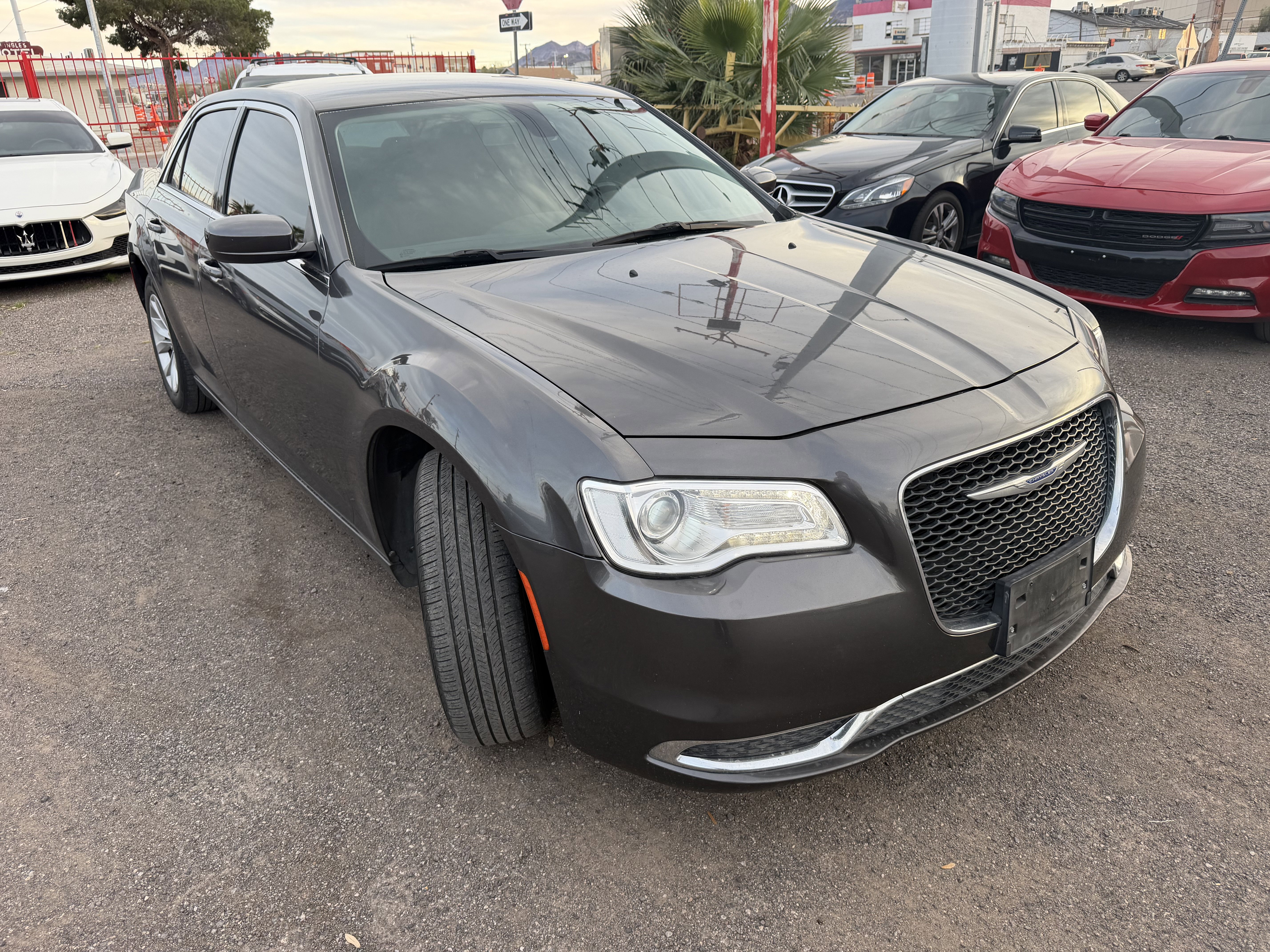 Used 2020 Chrysler 300 Touring image 3