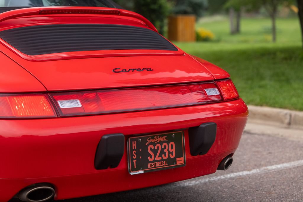 Used 1995 Porsche 911 Carrera RWD image 25