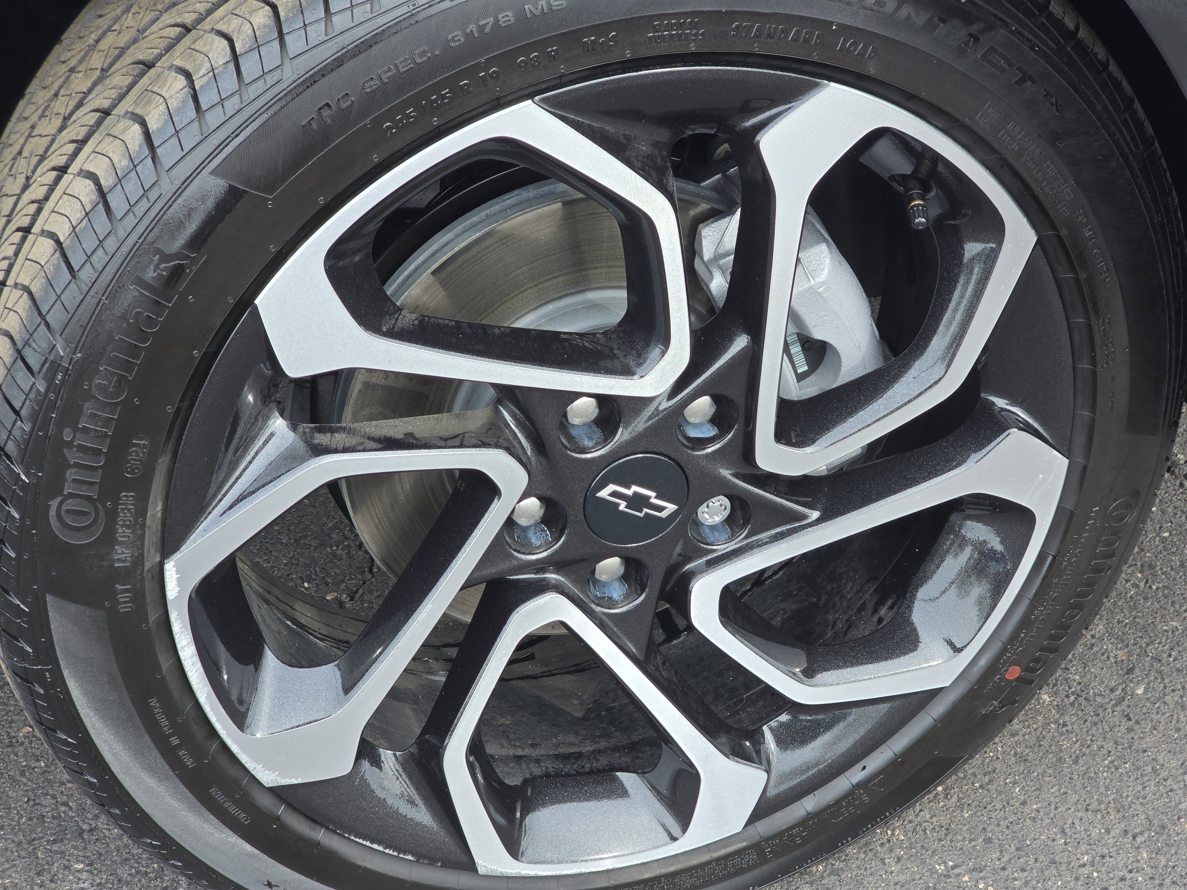 Used 2025 Chevrolet Trax RS w/ Sunroof Package image 16