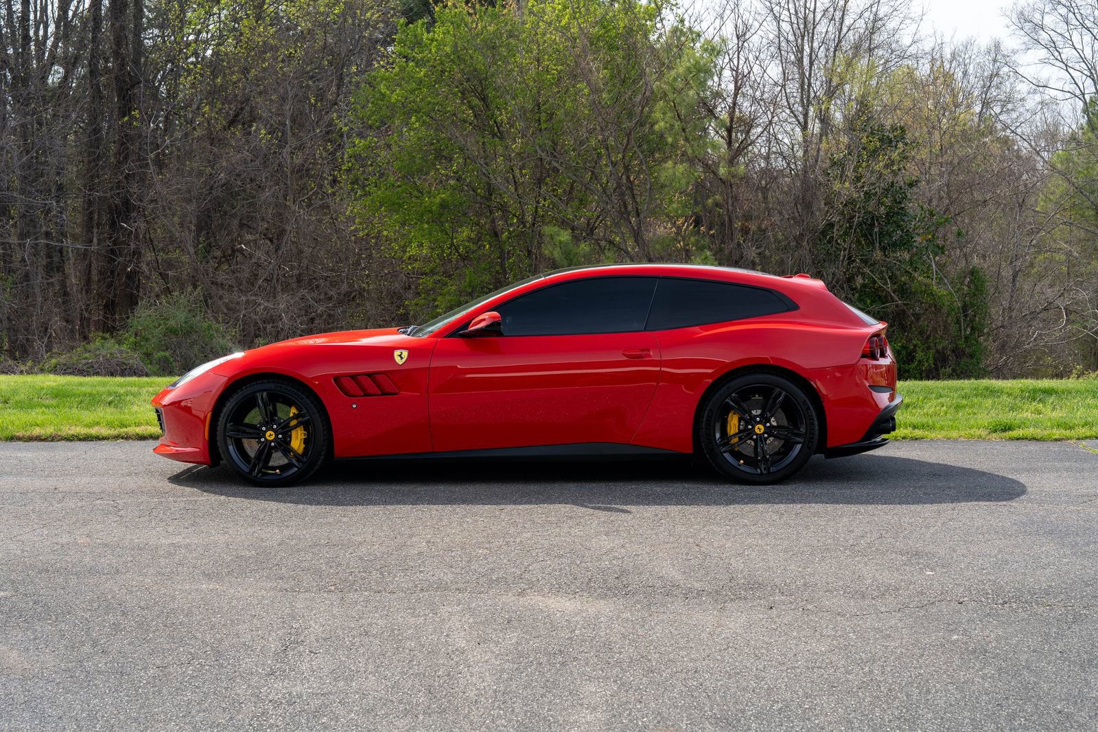 Certified 2017 Ferrari GTC4Lusso image 3