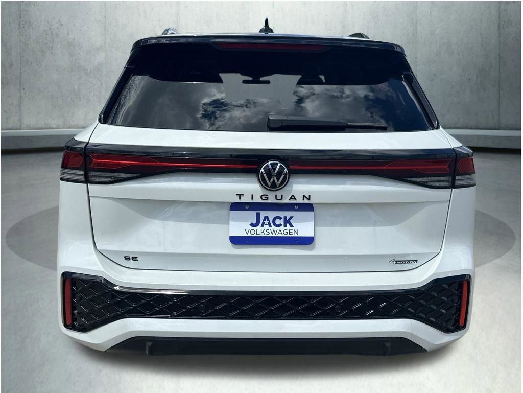 New 2026 Volkswagen Tiguan SE R-Line AWD/4WD image 4