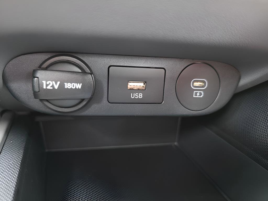 Used 2024 Hyundai Elantra SE image 31