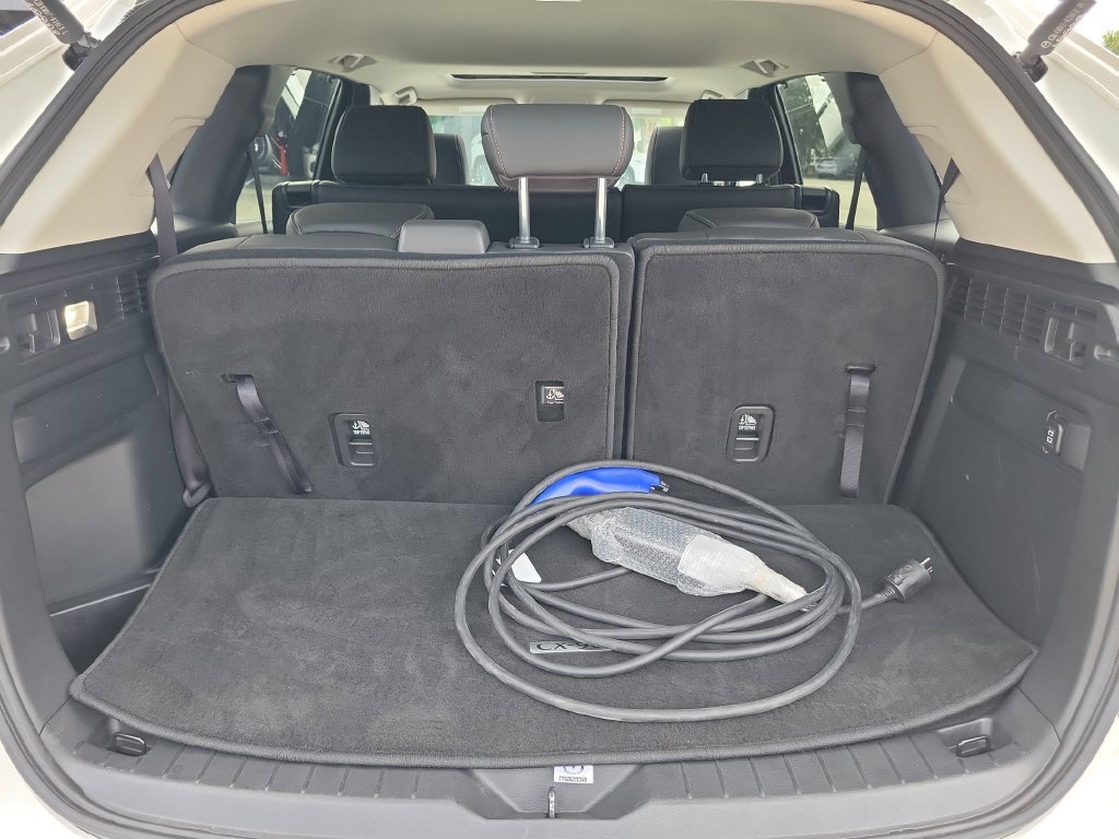 Used 2024 MAZDA CX-90 Plug-In Hybrid w/ Preferred AWD/4WD image 16