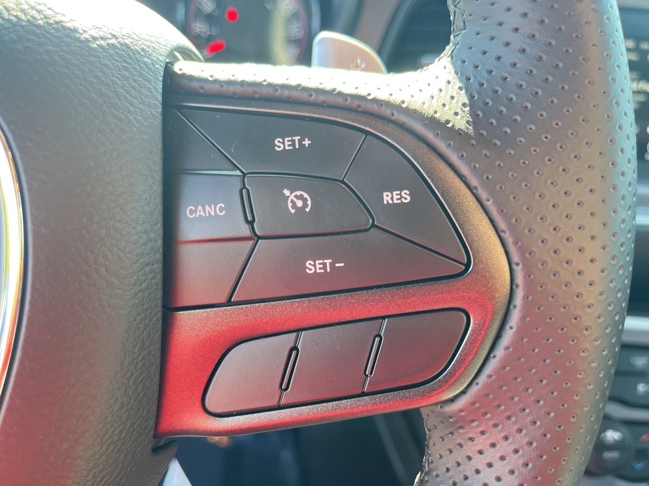Used 2022 Dodge Challenger R/T w/ Driver Convenience Group RWD image 18