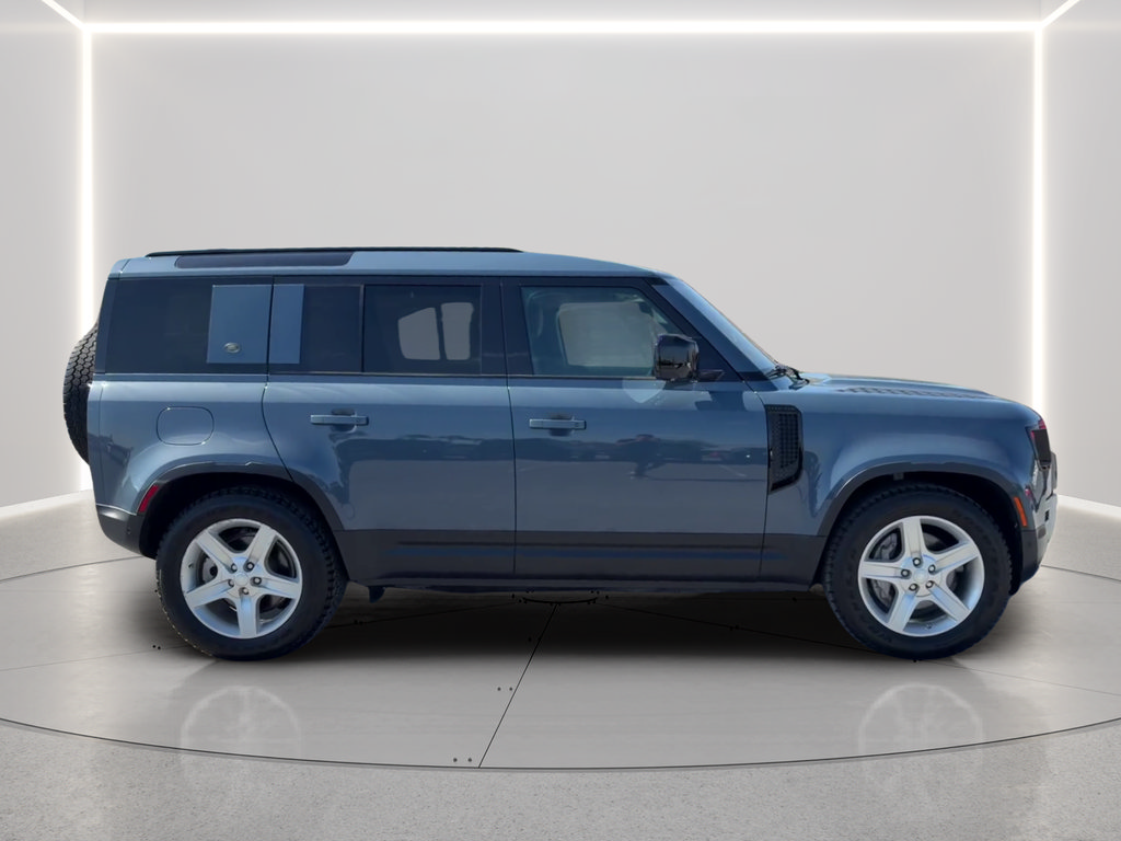 Used 2020 Land Rover Defender 110 SE AWD/4WD image 4