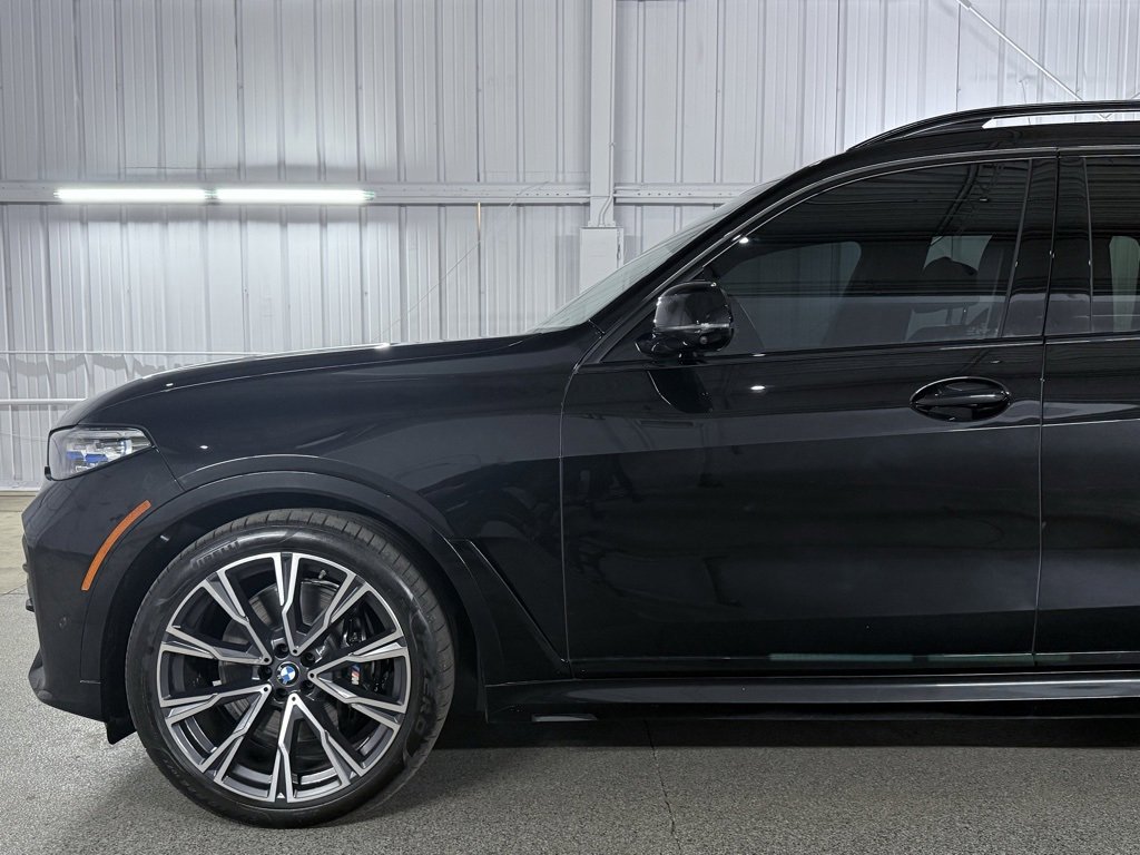 Used 2022 BMW X7 M50i image 16
