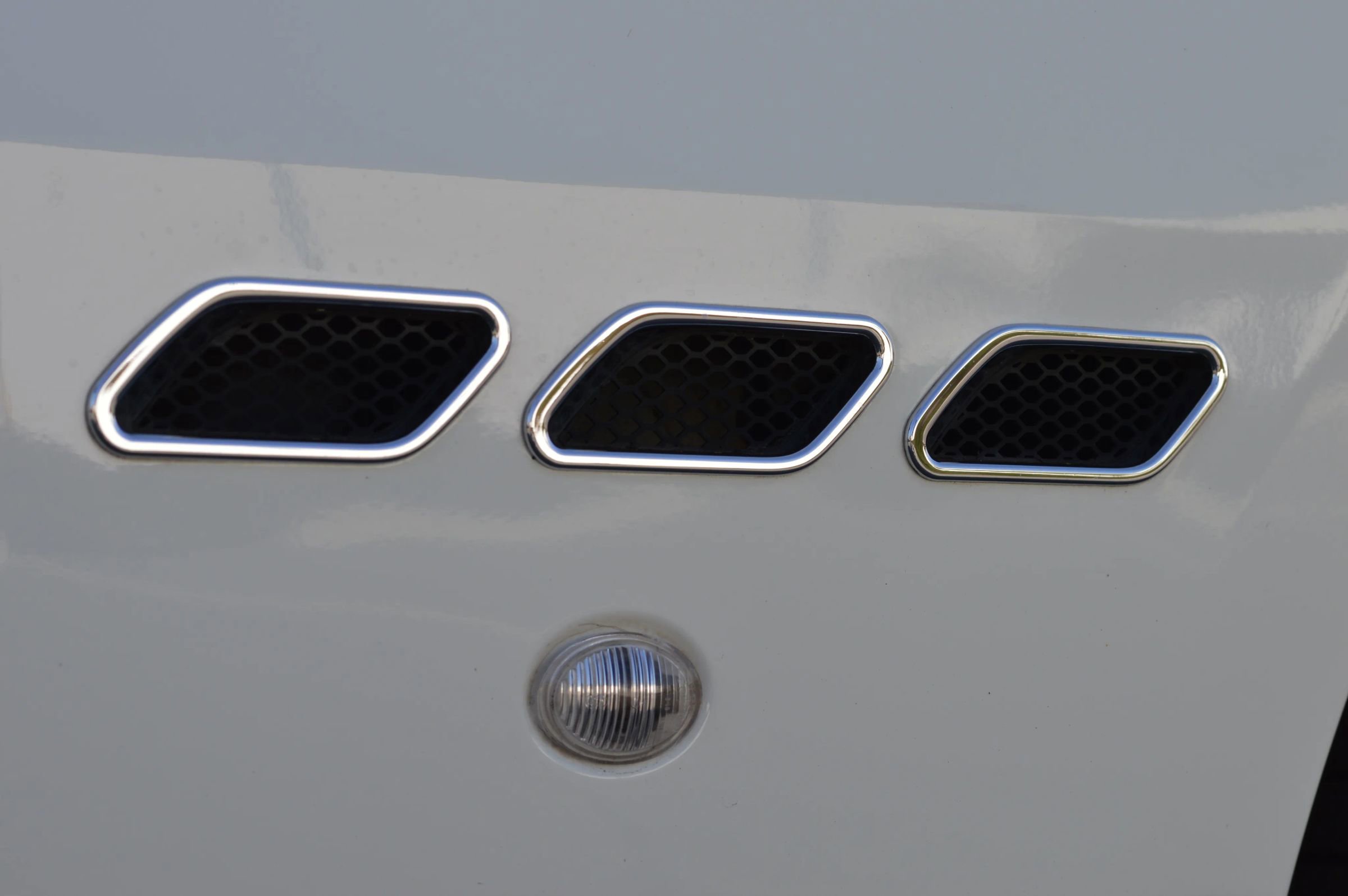 Used 2011 Maserati GranTurismo S image 38