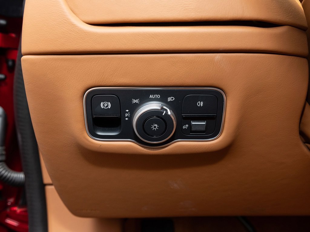 Used 2025 Aston Martin DB12 Convertible RWD image 26