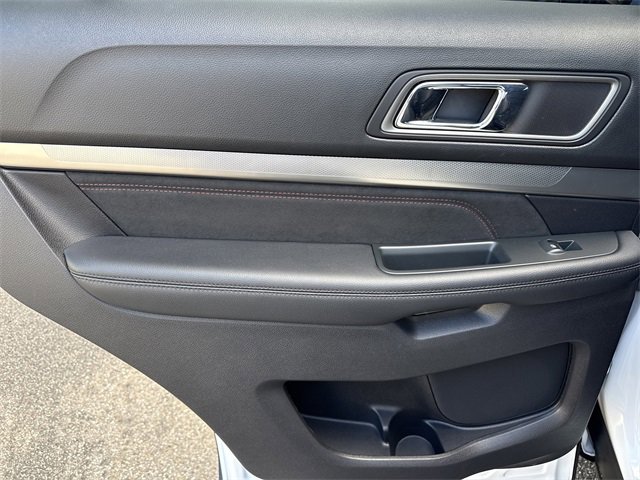 Used 2019 Ford Explorer XLT w/ Equipment Group 202A image 28