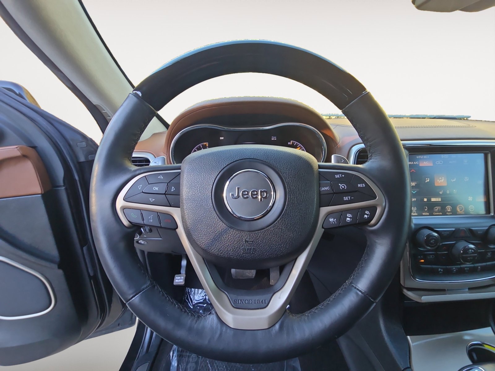 Used 2015 Jeep Grand Cherokee Summit w/ Platinum Series Group image 13