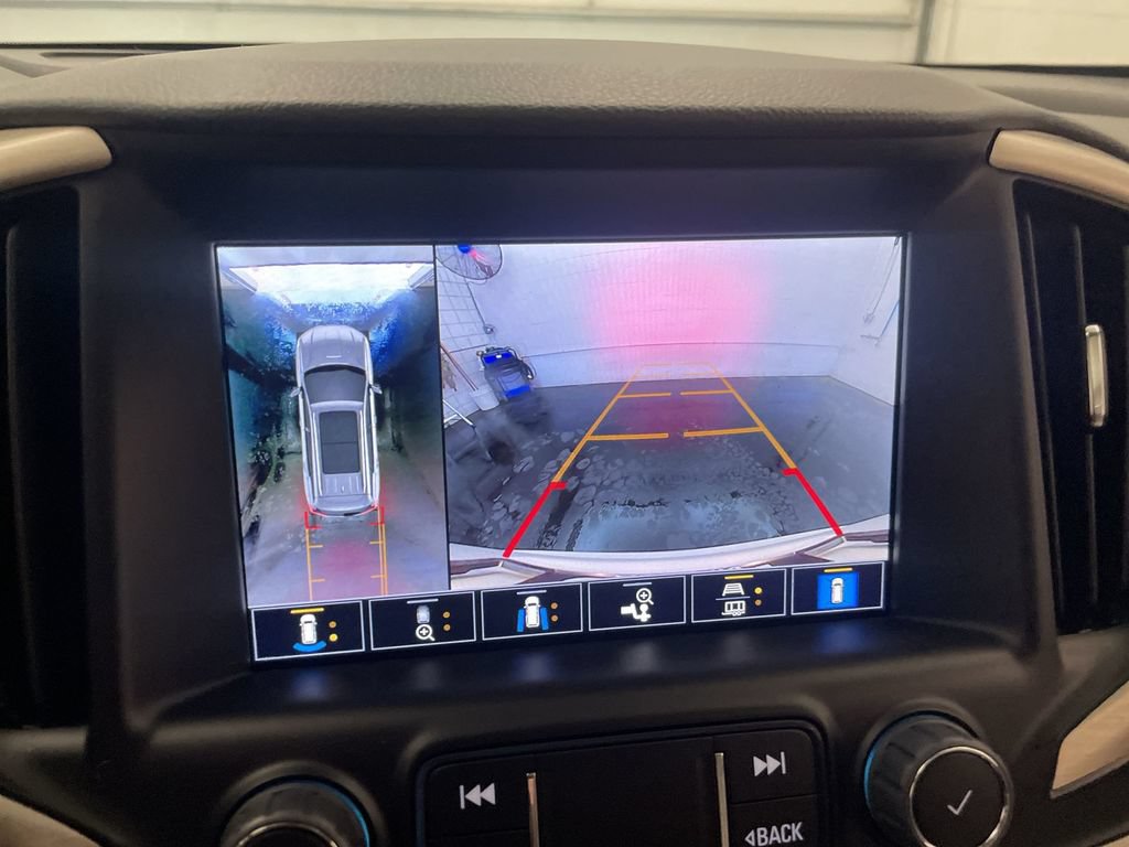 Used 2024 GMC Terrain Denali w/ Denali Premium Package AWD/4WD image 9