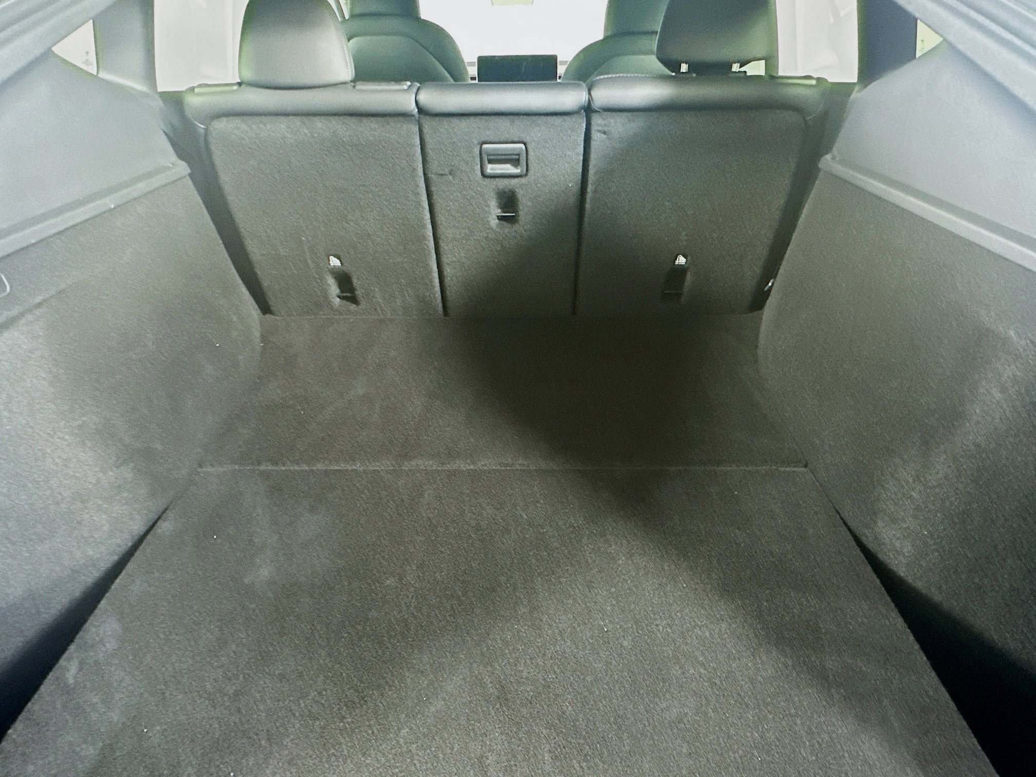 Used 2025 Tesla Model Y Long Range image 28