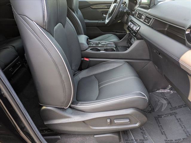 Used 2025 Honda Pilot Elite image 23