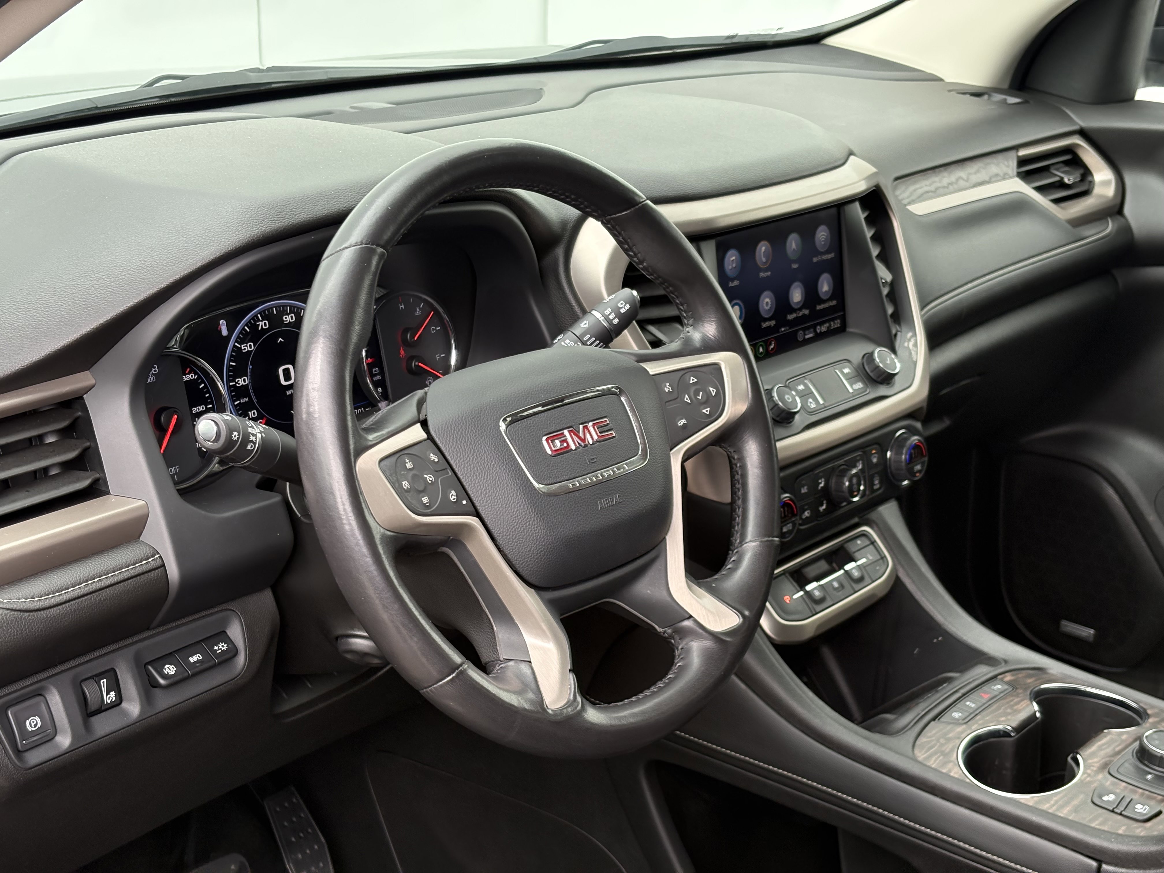 Used 2020 GMC Acadia Denali w/ Denali Ultimate Package image 15