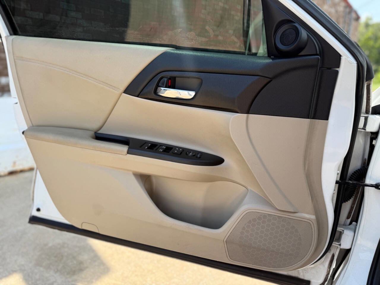 Used 2015 Honda Accord EX image 24