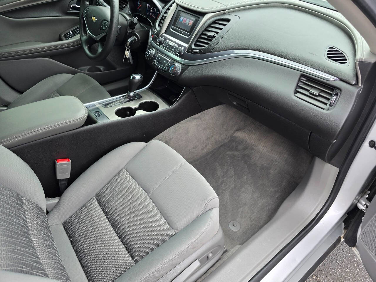 Used 2017 Chevrolet Impala LS FWD image 27