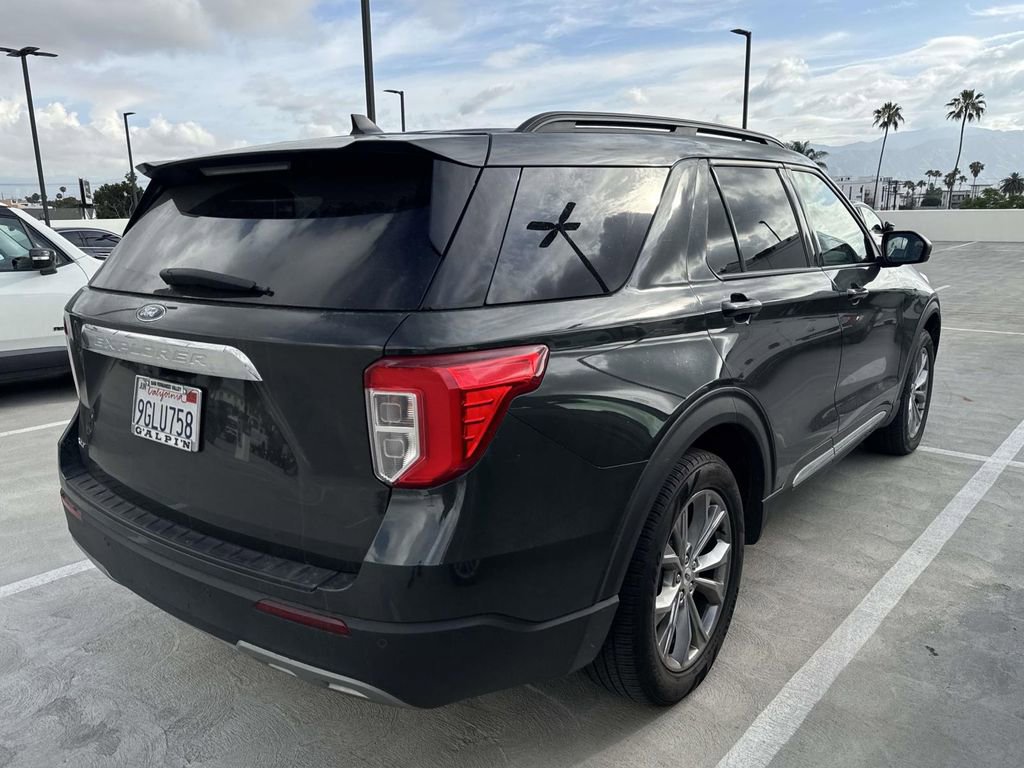 Used 2023 Ford Explorer XLT w/ Equipment Group 202A RWD image 12