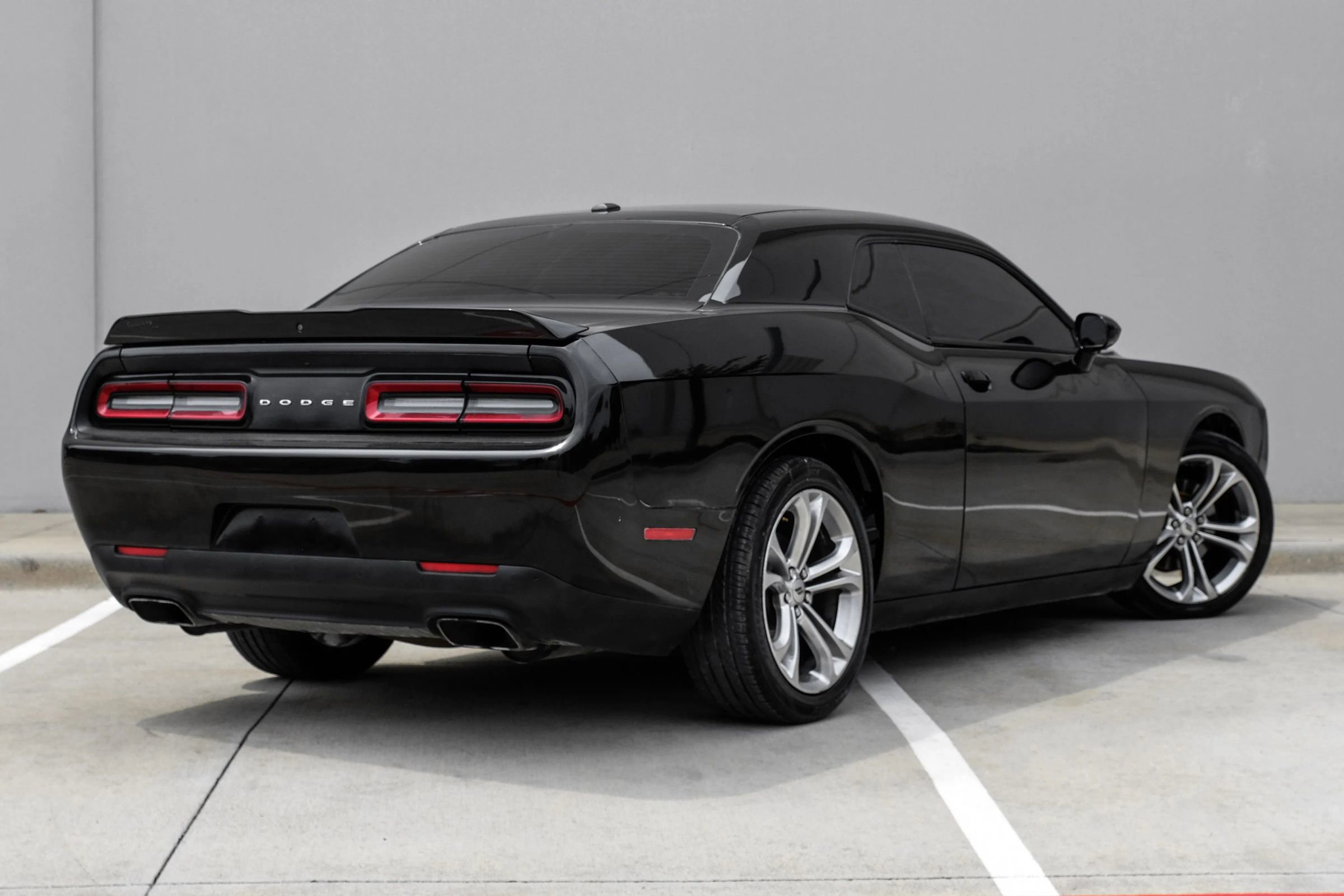 Used 2021 Dodge Challenger R/T RWD image 4