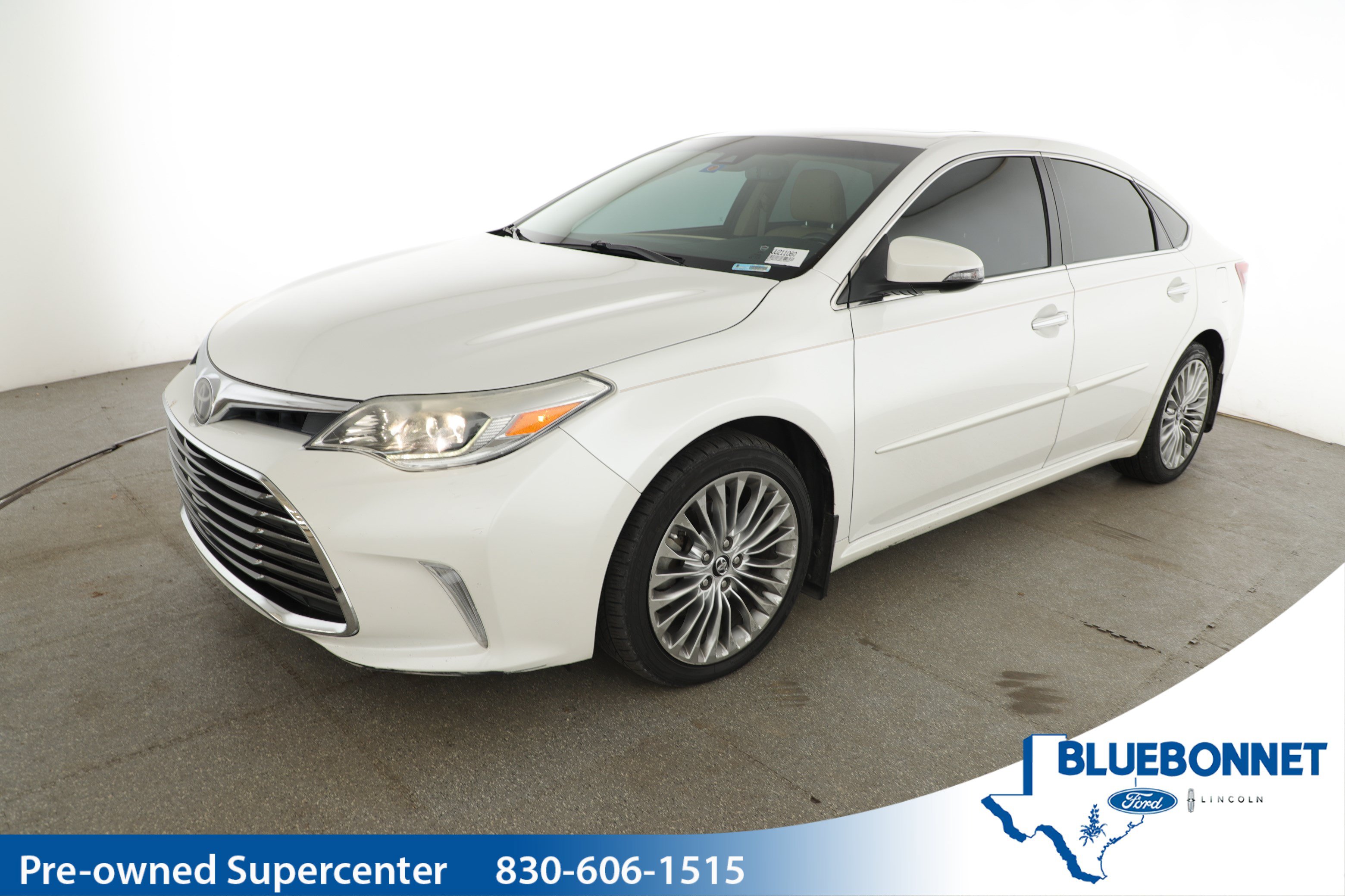 Used 2016 Toyota Avalon Limited w/ Toyota Safety Sense Package FWD image 1