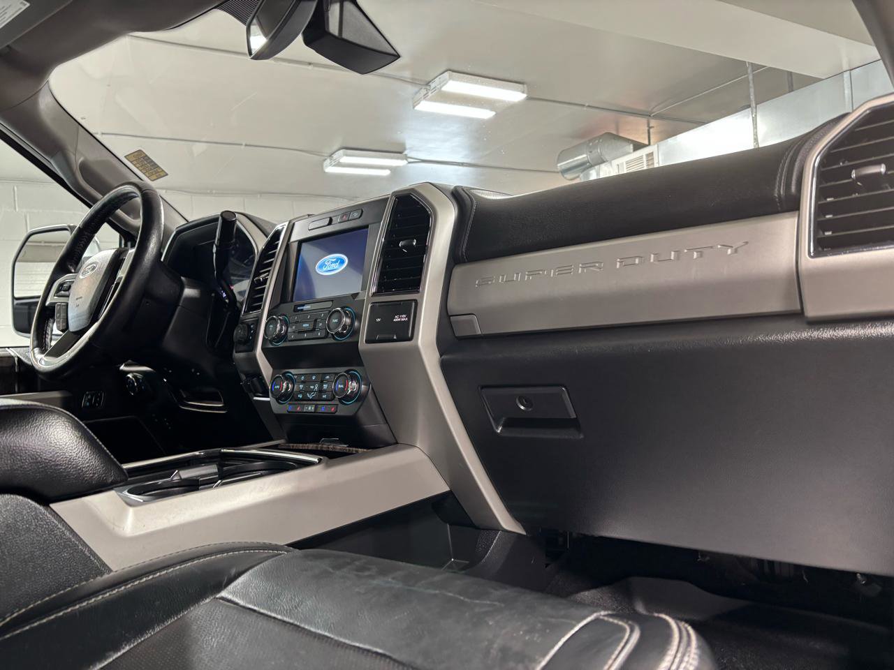 Used 2019 Ford F250 Lariat w/ Lariat Ultimate Package image 15